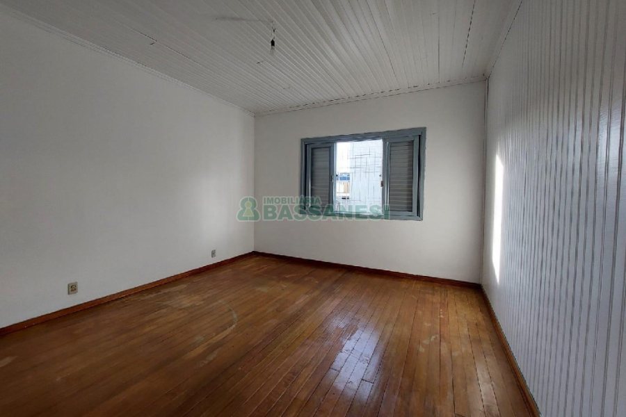 Casa com 140m², 3 dormitórios, 3 vagas, no bairro Santa Catarina em Caxias do Sul para Comprar