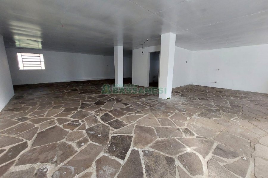 Casa com 140m², 3 dormitórios, 3 vagas, no bairro Santa Catarina em Caxias do Sul para Comprar