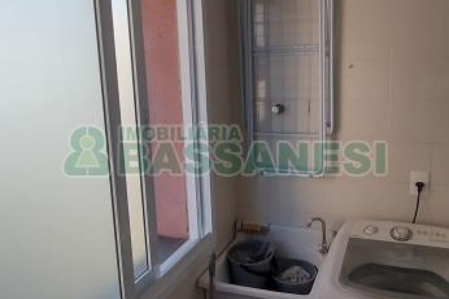 Apartamento com 78m², 2 dormitórios, 1 vaga, no bairro Centro em Caxias do Sul para Comprar