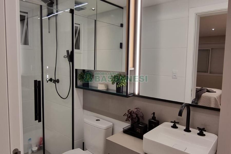 Apartamento com 58m², 2 dormitórios, 1 vaga, no bairro Sanvitto em Caxias do Sul para Comprar