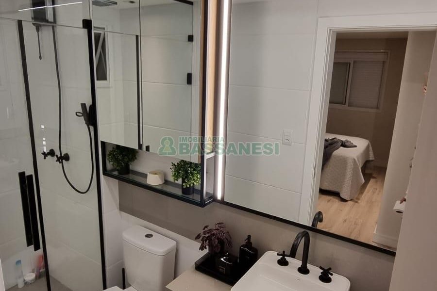 Apartamento com 58m², 2 dormitórios, 1 vaga, no bairro Sanvitto em Caxias do Sul para Comprar