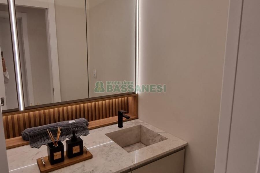 Apartamento com 58m², 2 dormitórios, 1 vaga, no bairro Sanvitto em Caxias do Sul para Comprar