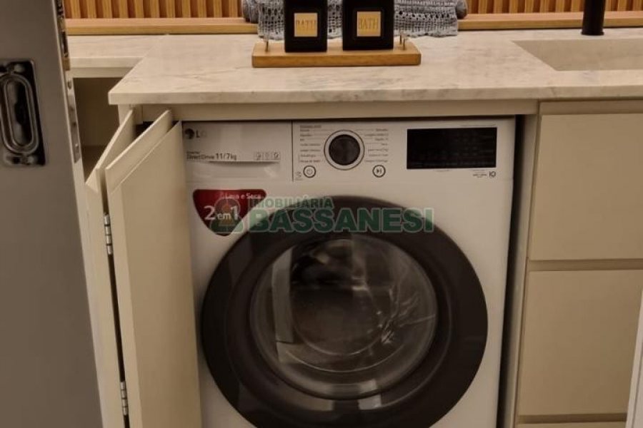 Apartamento com 58m², 2 dormitórios, 1 vaga, no bairro Sanvitto em Caxias do Sul para Comprar