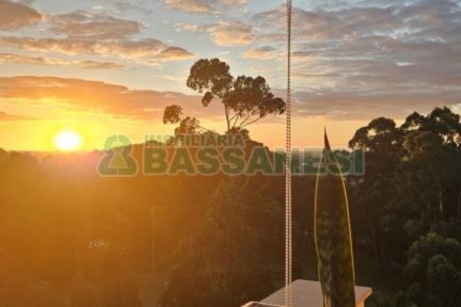 Apartamento com 58m², 2 dormitórios, 1 vaga, no bairro Sanvitto em Caxias do Sul para Comprar