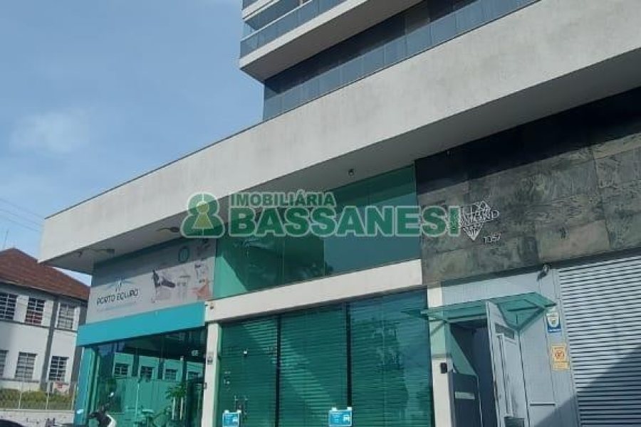 Sala com 65m², 2 vagas, no bairro Centro em Caxias do Sul para Alugar