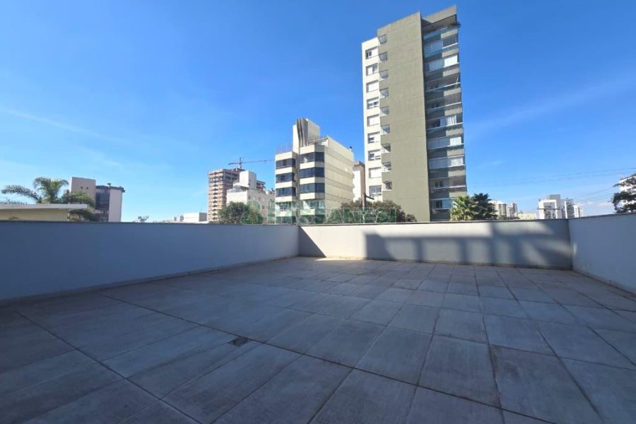 Sala com 65m², 2 vagas, no bairro Centro em Caxias do Sul para Alugar