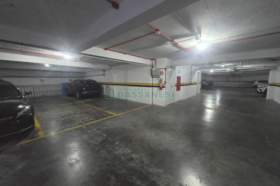 Sala com 65m², 2 vagas, no bairro Centro em Caxias do Sul para Alugar