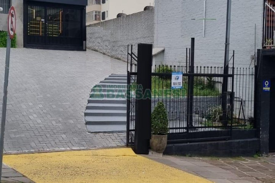 Terreno com 308m², no bairro Centro em Caxias do Sul para Comprar