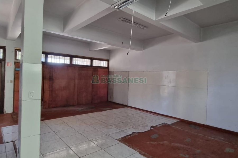 Loja com 168m², no bairro Sagrada Família em Caxias do Sul para Comprar