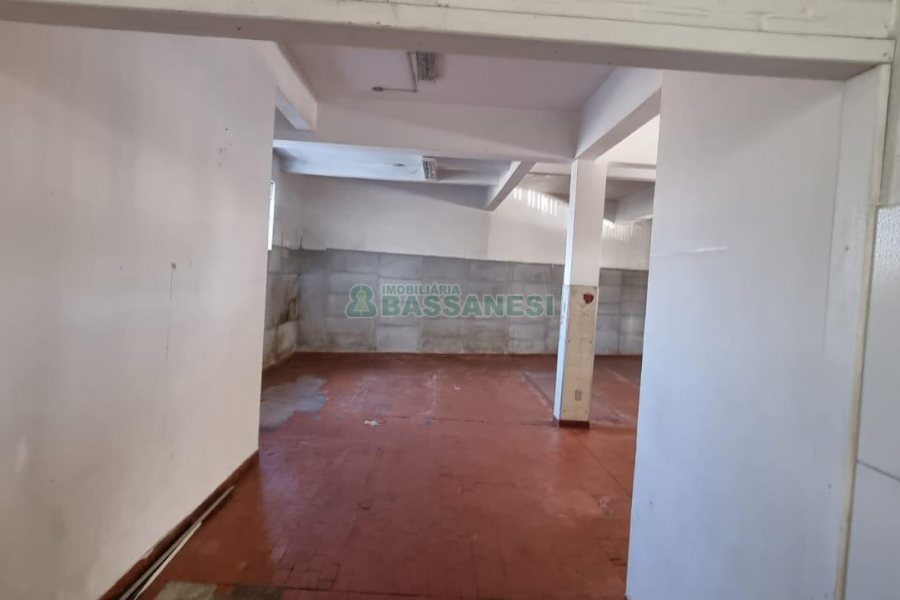 Loja com 168m², no bairro Sagrada Família em Caxias do Sul para Comprar