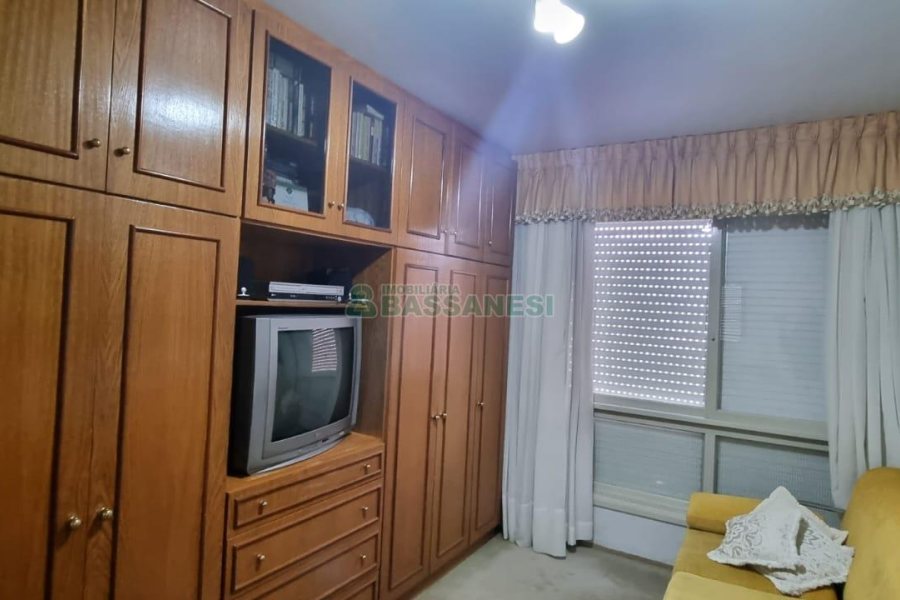 Apartamento com 101m², 2 dormitórios, 1 vaga, no bairro Centro em Caxias do Sul para Comprar