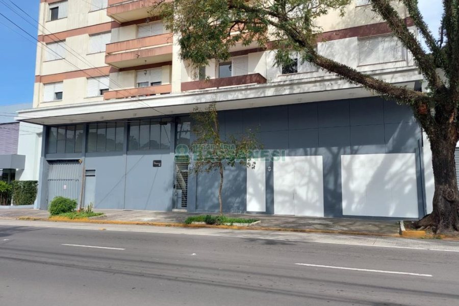 Loja com 350m², no bairro Lourdes em Caxias do Sul para Alugar