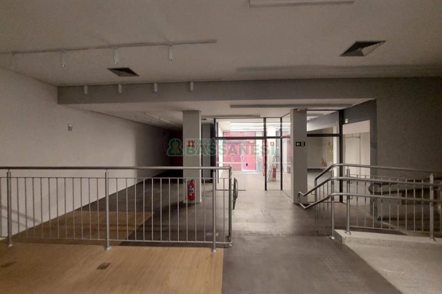 Loja com 350m², no bairro Lourdes em Caxias do Sul para Alugar