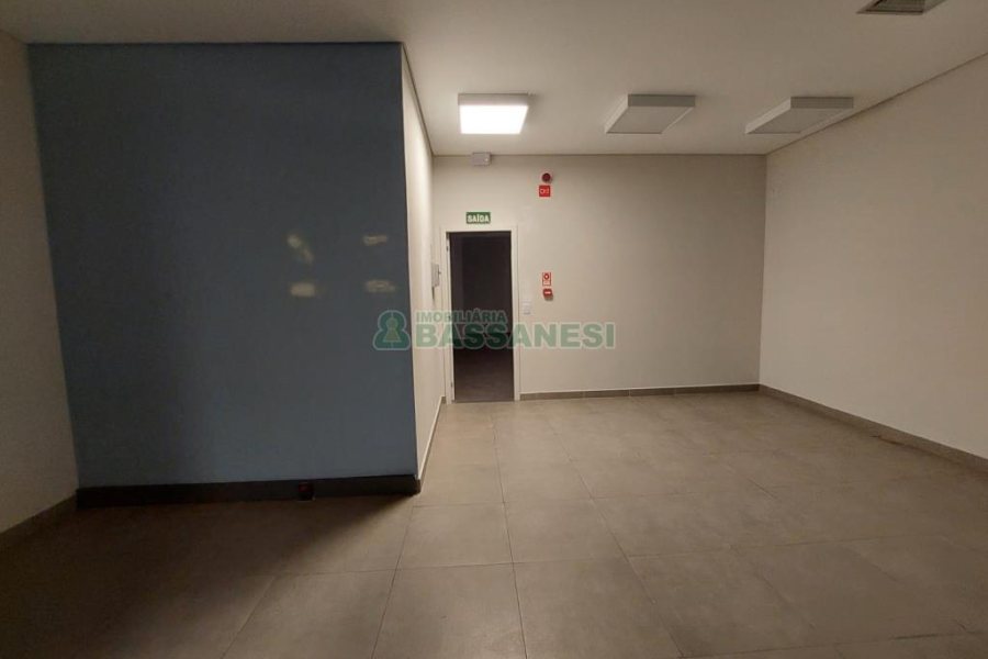 Loja com 350m², no bairro Lourdes em Caxias do Sul para Alugar