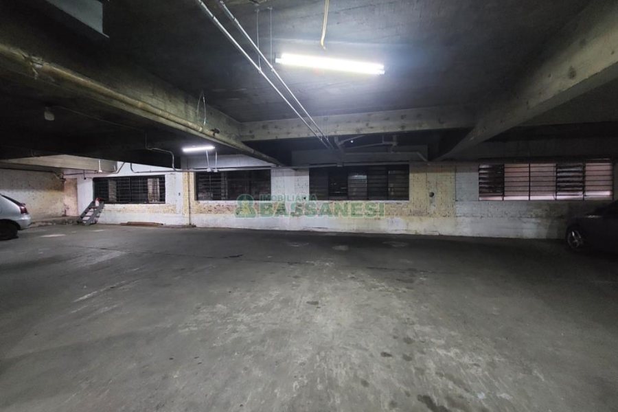 Loja com 350m², no bairro Lourdes em Caxias do Sul para Alugar