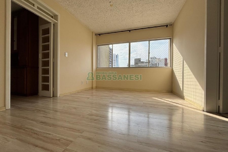 Apartamento com 86m², 2 dormitórios, 1 vaga, no bairro Cinqüentenário em Caxias do Sul para Alugar