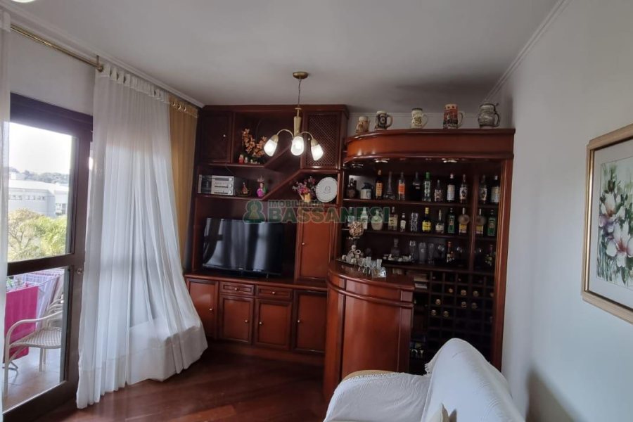 Apartamento com 110m², 3 dormitórios, 1 vaga, no bairro Lourdes em Caxias do Sul para Comprar