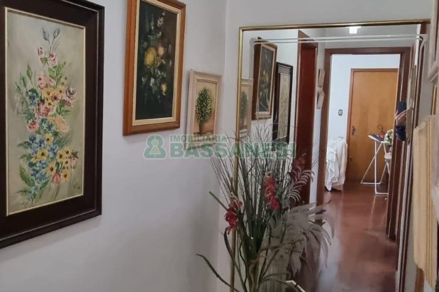 Apartamento com 110m², 3 dormitórios, 1 vaga, no bairro Lourdes em Caxias do Sul para Comprar