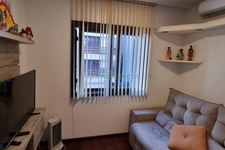 Apartamento com 110m², 3 dormitórios, 1 vaga, no bairro Lourdes em Caxias do Sul para Comprar