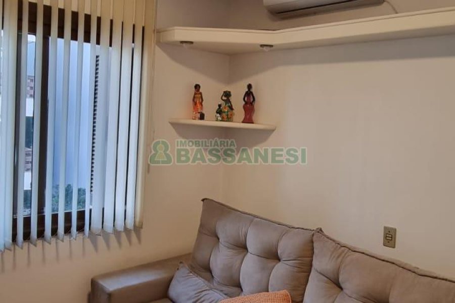 Apartamento com 110m², 3 dormitórios, 1 vaga, no bairro Lourdes em Caxias do Sul para Comprar