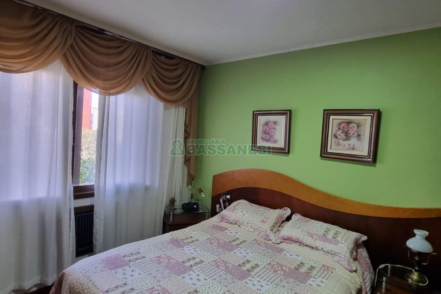 Apartamento com 110m², 3 dormitórios, 1 vaga, no bairro Lourdes em Caxias do Sul para Comprar