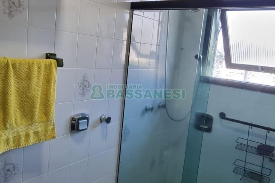 Apartamento com 110m², 3 dormitórios, 1 vaga, no bairro Lourdes em Caxias do Sul para Comprar