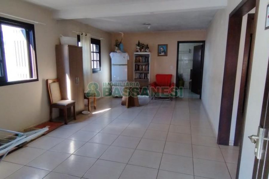 Casa com 169m², 2 dormitórios, no bairro Santa Catarina em Caxias do Sul para Comprar