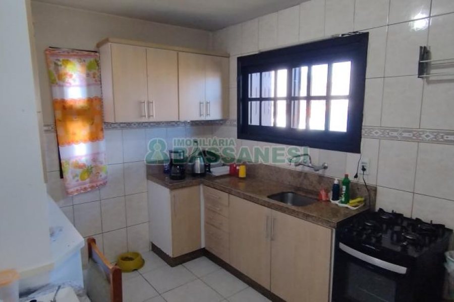 Casa com 169m², 2 dormitórios, no bairro Santa Catarina em Caxias do Sul para Comprar