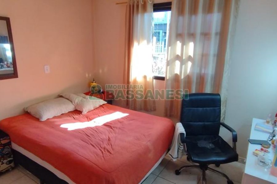 Casa com 169m², 2 dormitórios, no bairro Santa Catarina em Caxias do Sul para Comprar