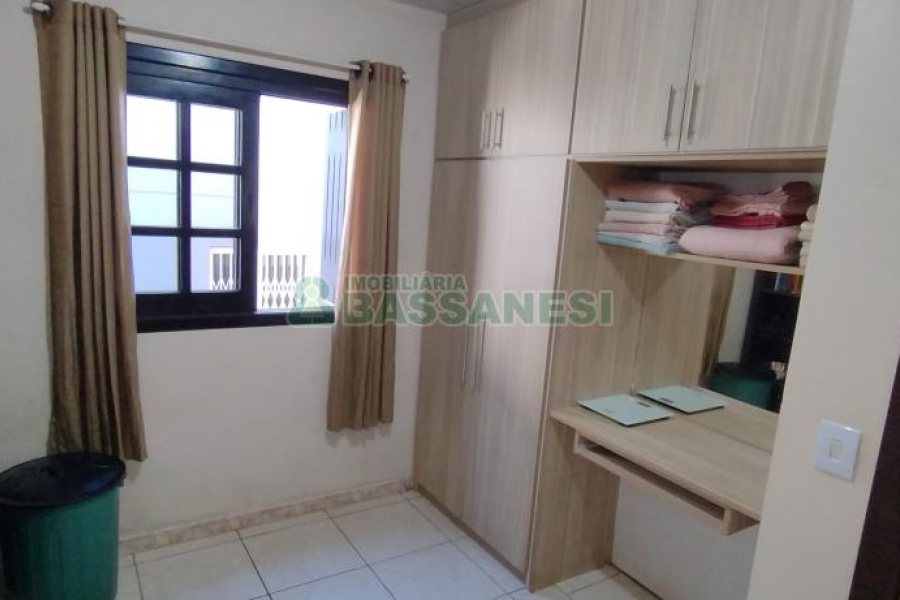 Casa com 169m², 2 dormitórios, no bairro Santa Catarina em Caxias do Sul para Comprar