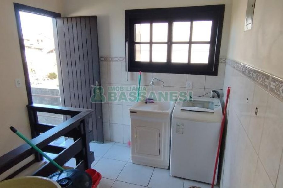 Casa com 169m², 2 dormitórios, no bairro Santa Catarina em Caxias do Sul para Comprar