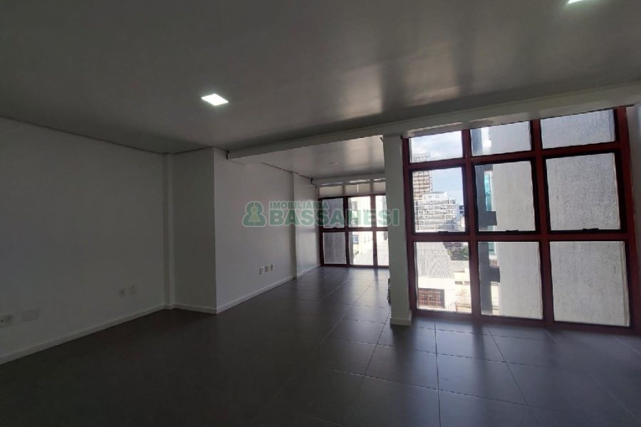 Sala com 55m², no bairro Centro em Caxias do Sul para Alugar