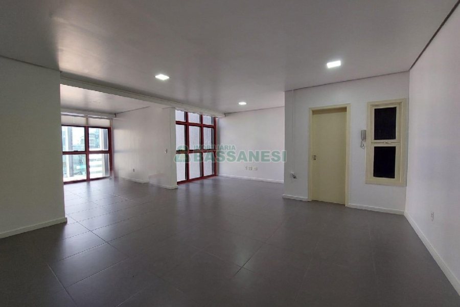 Sala com 55m², no bairro Centro em Caxias do Sul para Alugar