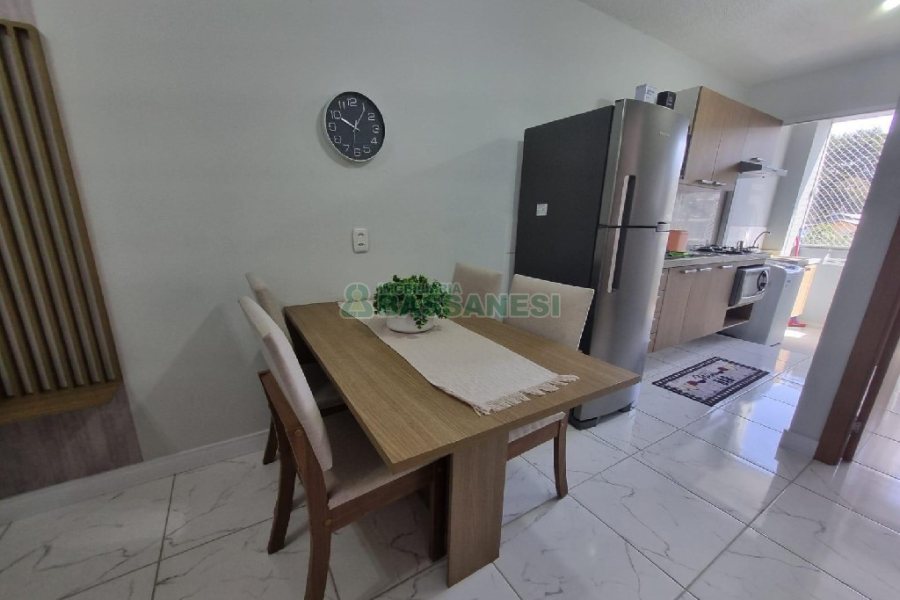 Apto Mobiliado com 50m², 2 dormitórios, 1 vaga, no bairro Cruzeiro em Caxias do Sul para Alugar