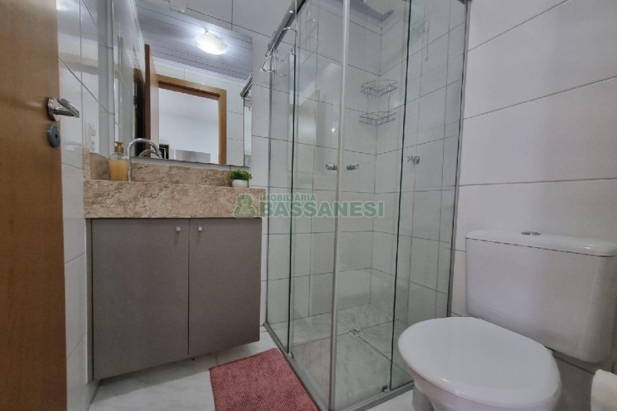 Apto Mobiliado com 50m², 2 dormitórios, 1 vaga, no bairro Cruzeiro em Caxias do Sul para Alugar