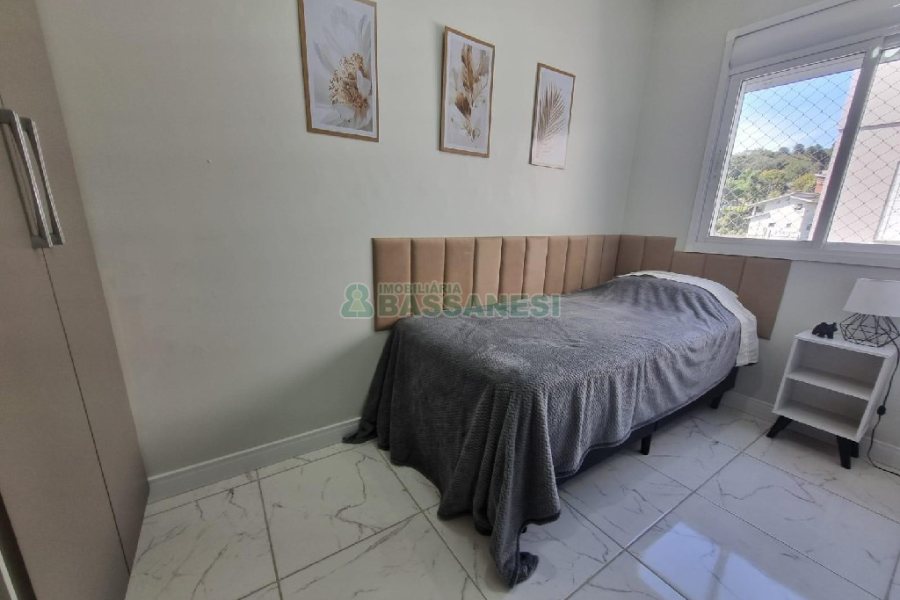 Apto Mobiliado com 50m², 2 dormitórios, 1 vaga, no bairro Cruzeiro em Caxias do Sul para Alugar