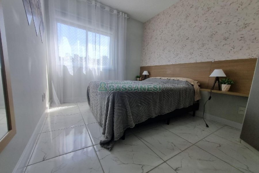 Apto Mobiliado com 50m², 2 dormitórios, 1 vaga, no bairro Cruzeiro em Caxias do Sul para Alugar