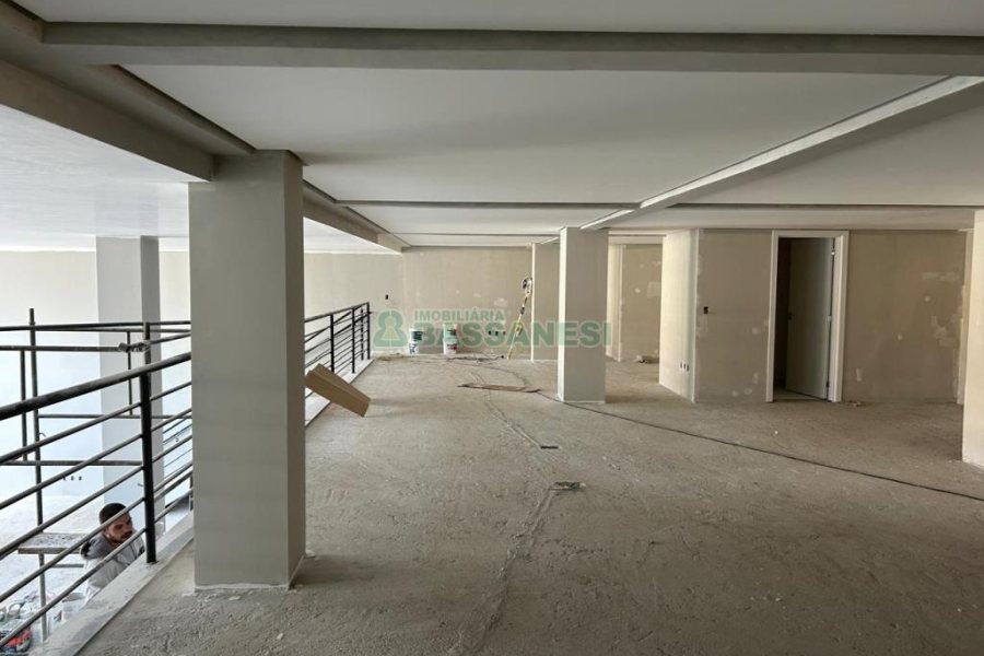 Loja com 180m², 9 vagas, no bairro Santa Catarina em Caxias do Sul para Alugar