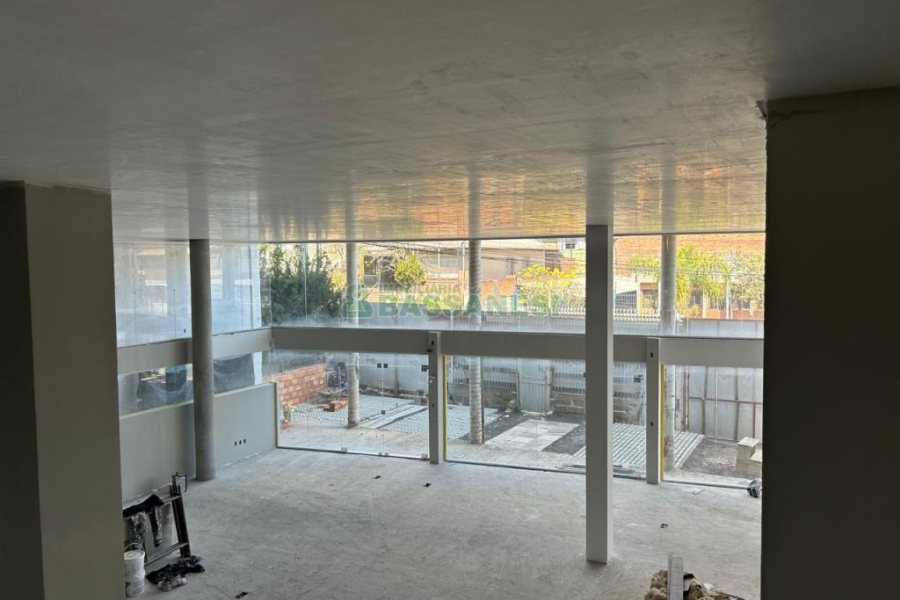 Loja com 180m², 9 vagas, no bairro Santa Catarina em Caxias do Sul para Alugar