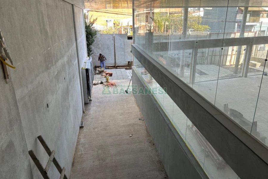 Loja com 180m², 9 vagas, no bairro Santa Catarina em Caxias do Sul para Alugar