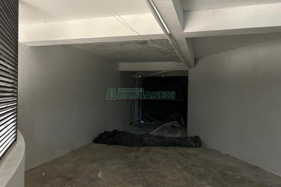 Loja com 180m², 9 vagas, no bairro Santa Catarina em Caxias do Sul para Alugar