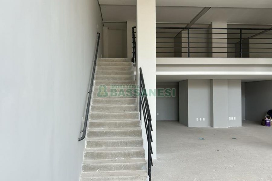 Loja com 180m², 7 vagas, no bairro Santa Catarina em Caxias do Sul para Alugar ou Comprar