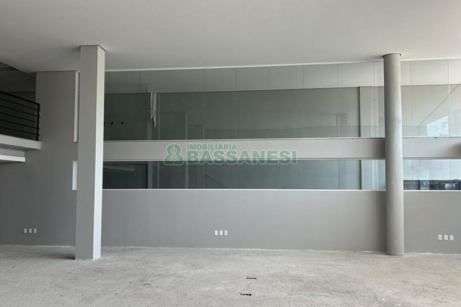 Loja com 180m², 7 vagas, no bairro Santa Catarina em Caxias do Sul para Alugar ou Comprar