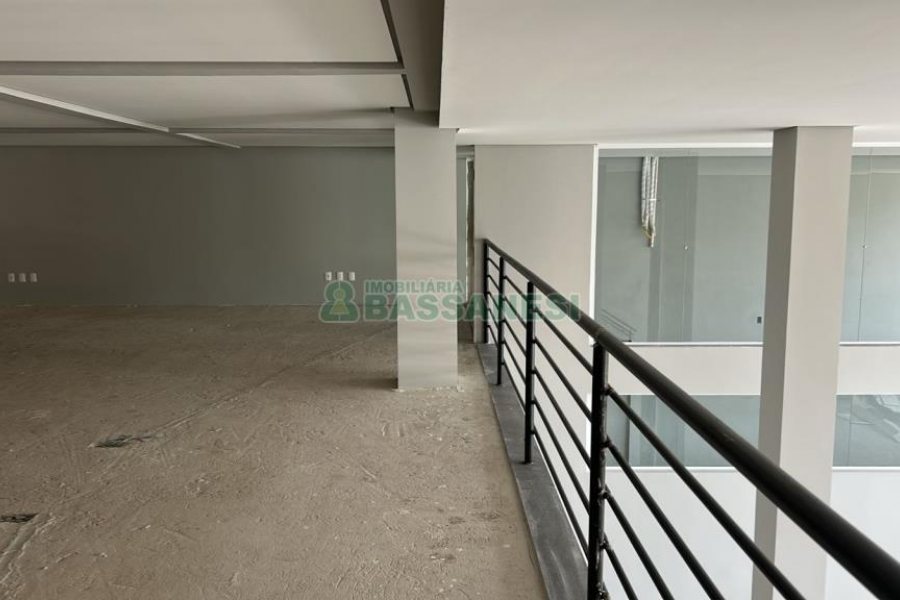 Loja com 180m², 7 vagas, no bairro Santa Catarina em Caxias do Sul para Alugar ou Comprar