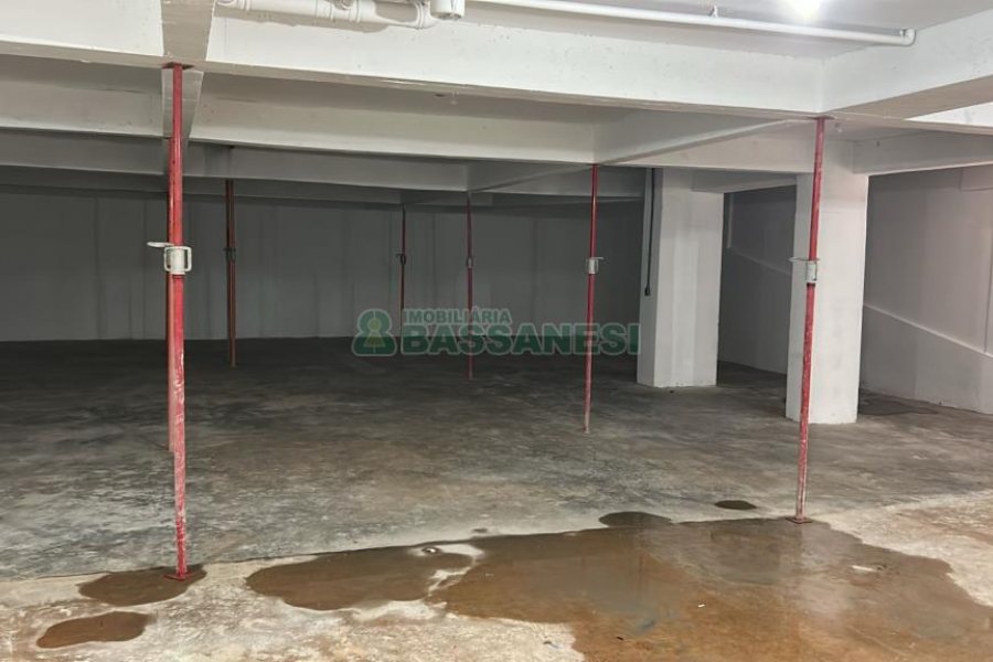 Loja com 180m², 7 vagas, no bairro Santa Catarina em Caxias do Sul para Alugar ou Comprar