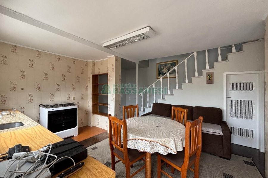 Casa Mobiliada com 92m², 2 dormitórios, no bairro Rio Branco em Caxias do Sul para Alugar