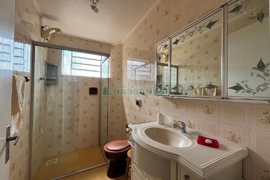 Casa Mobiliada com 92m², 2 dormitórios, no bairro Rio Branco em Caxias do Sul para Alugar