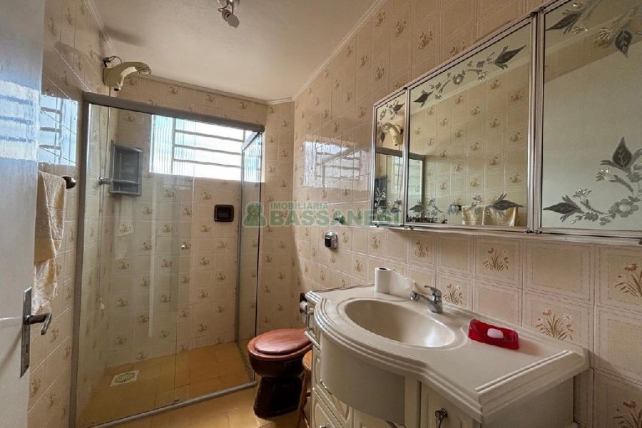 Casa Mobiliada com 92m², 2 dormitórios, no bairro Rio Branco em Caxias do Sul para Alugar
