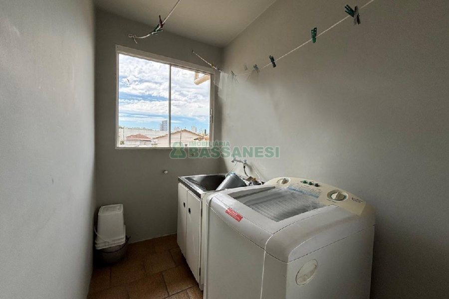 Casa Mobiliada com 92m², 2 dormitórios, no bairro Rio Branco em Caxias do Sul para Alugar