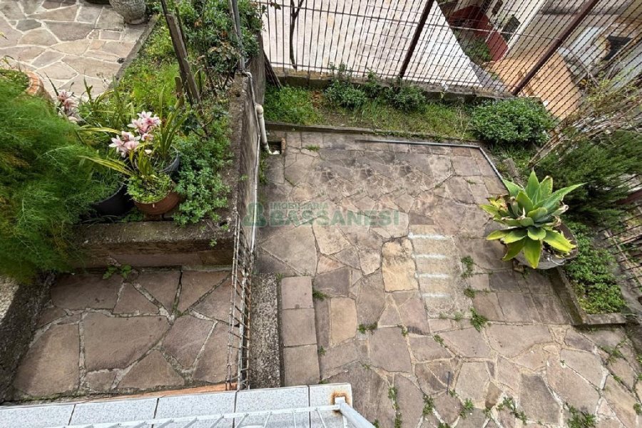 Casa Mobiliada com 92m², 2 dormitórios, no bairro Rio Branco em Caxias do Sul para Alugar